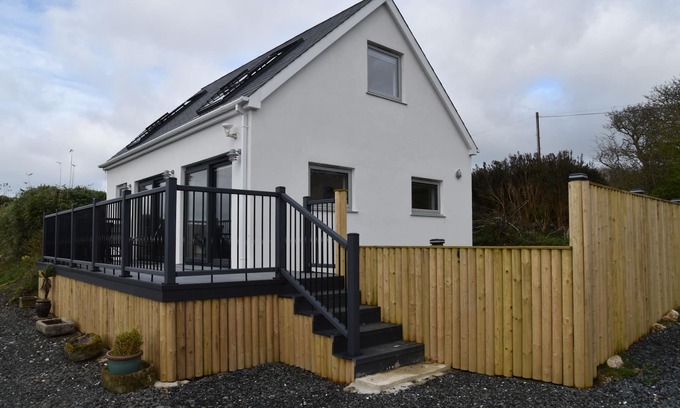 Saint Gennys House | The Haven - a quiet countryside home with hot tub.
