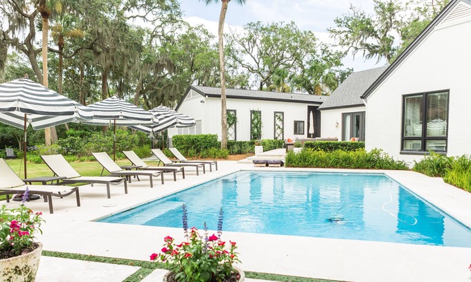 Sea Island House | The Haven: Charming Sea Island Cottage w/Heated Pool, 1 Blk to Beach, 5 Bedrooms