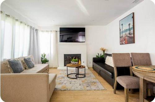 Clarkdale House | The Heart Of LA House