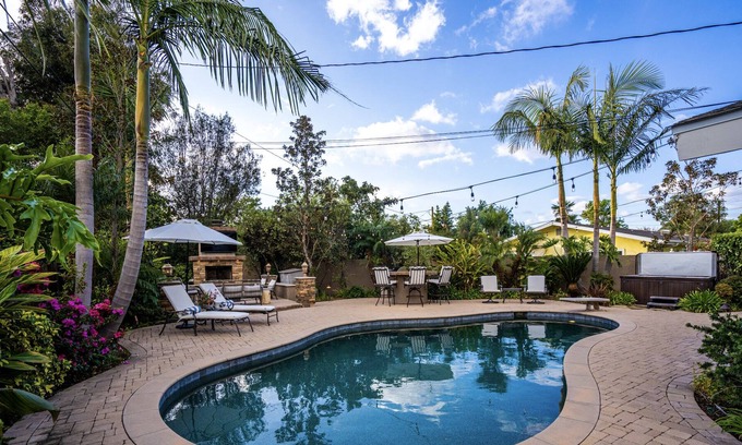 North Tustin House | 🌤~The Hideaway 4BR Lux Home w/ Pool & Hot Tub~🌤