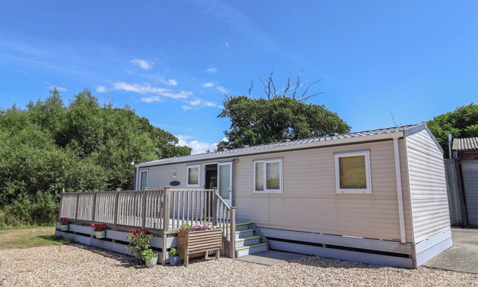 Portesham Cottage | THE HIDEAWAY, family friendly, character holiday cottage in Portesham