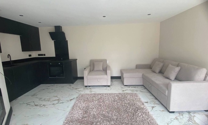 Caerau Apartment | The Hideaway