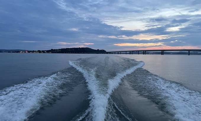 Guntersville House | "THE HIDEOUT AT BUCK ISLAND"- private dock, ample parking, 5 min to City Harbour