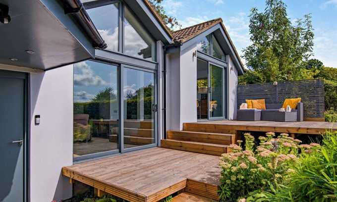 Lydney House | The Hidey Hole - Three Bedroom House, Sleeps 6