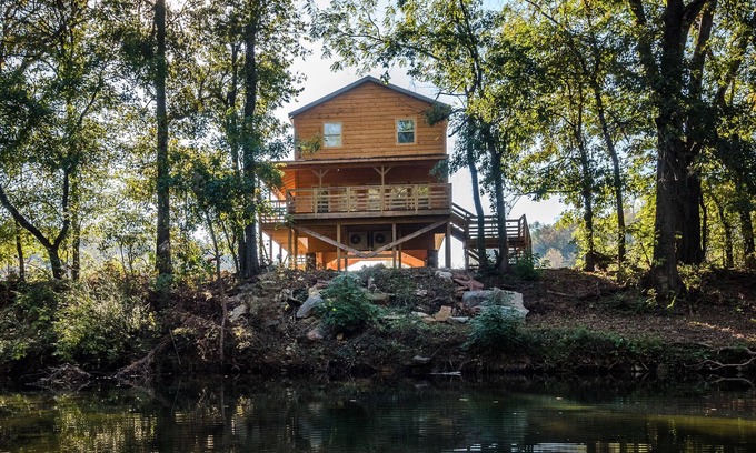 Jasper Cabin | The Highwater Cabin! Right on the banks of the Little Buffalo River!