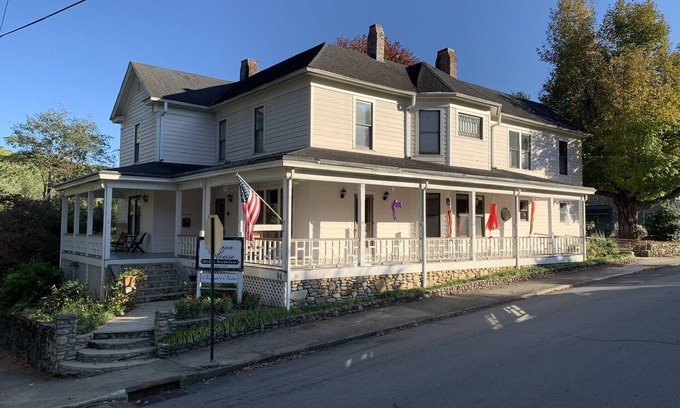 Waynesville House | The Historic Herren House