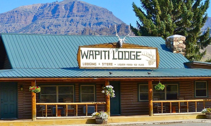 Cody Bed & Breakfast | The Historic Wapiti Lodge