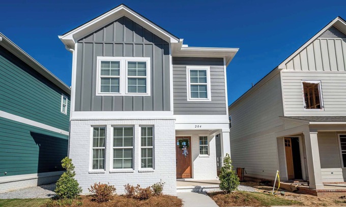 Oxford House | The Hive on Honeysuckle by Apex Short Term Stays