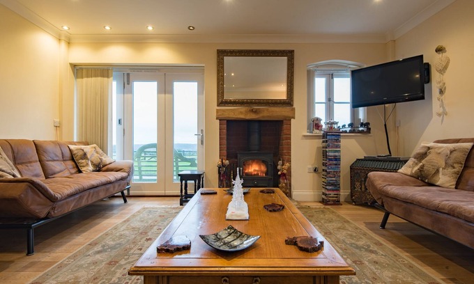 Waltham House | The Homestead by Bloom Stays - sleeps 17