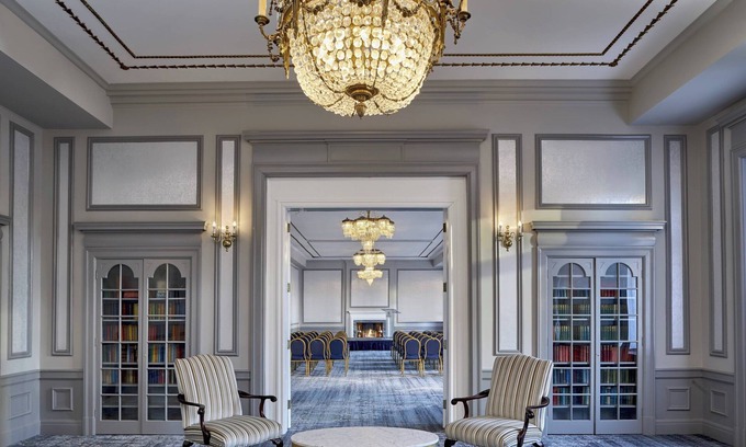 Regina Hotel | The Hotel Saskatchewan, Autograph Collection