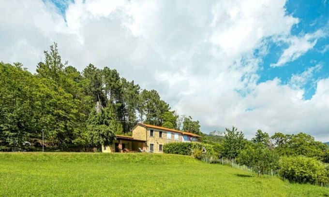 Montignoso House | the house in the woods! suitable for families