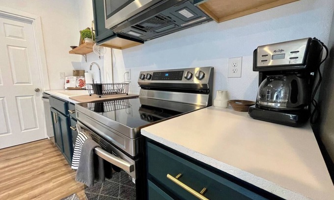 Tri-Cities House | "The Hygge" 1-bedroom private ground floor apartment in charming Kennewick