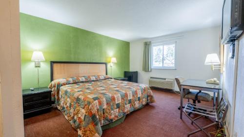 South Hills Hotel | THE INN-Pittsburgh