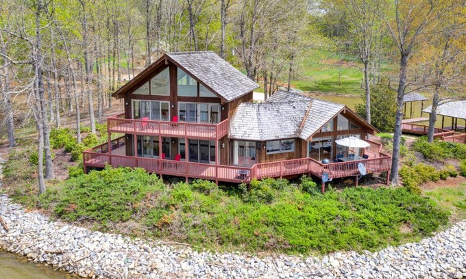 Moneta House | The Inner Banks