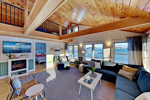 Tenants Harbor House | The Jewel of Saint George