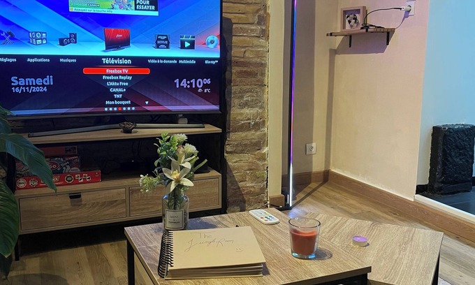 Troyes Apartment | The jungle room