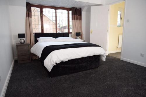 Barrow-on-Trent House | The Kyoto House - Four Spacious Cosy Bedrooms I Netflix & Large Rooms