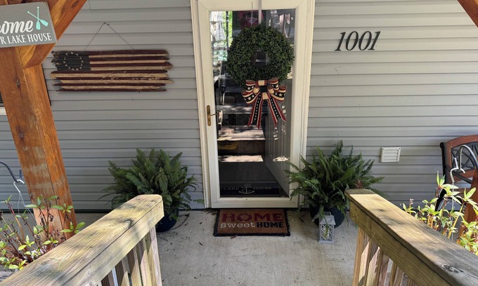 Clarkson House | The Lakeview Cabin