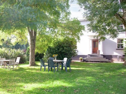 Chillington House | The Laurels