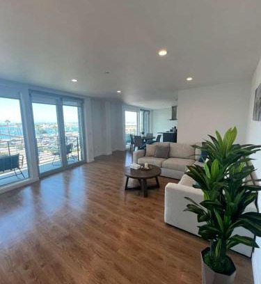 East Village Apartment | The Lavender Modern 2BR Downtown with Marina Views