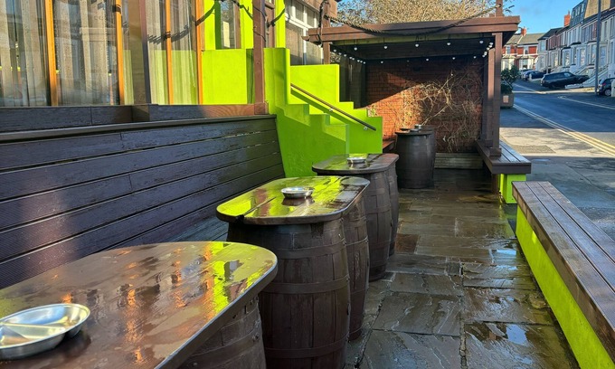Blackpool Town Center Bed & Breakfast | THE LAWTON