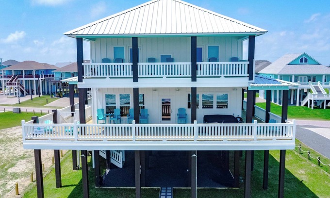 Port Bolivar House | The Lazy Turtle, Beachfront