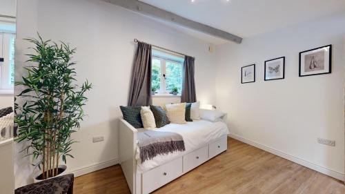 New Mills House | The Lean-To House