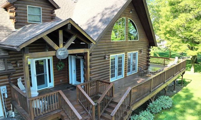 Wayland Cabin | The Legacy Luxury Cabin- Lake Milton Sleeps 21, Hot Tub- 399 a night if 4 booked
