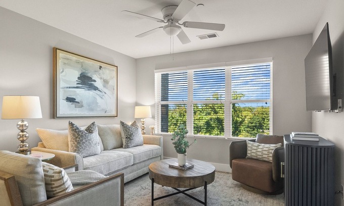 Tuscaloosa Condo | The Leigh Beautiful Riverfront Condo with Pool & Gym Access