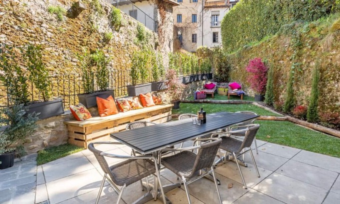 Mologno Villa | The Liberties · Luxury Villa in Barga Old Town