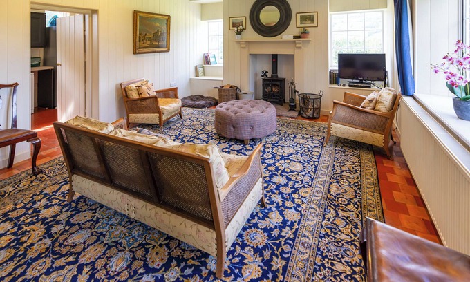 Crickhowell Cottage | The Library - UK46649