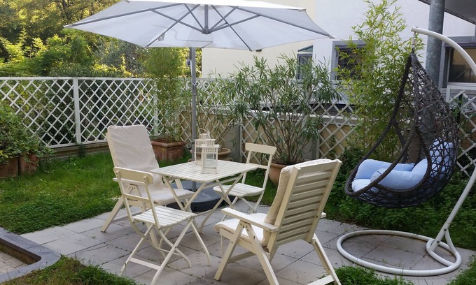 Province of Bologna Apartment | The Little Garden, Studio apt., private garden and car park Airport+Ducati