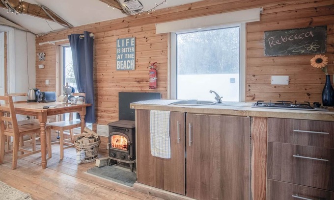 Castlemartin Apartment | The Lodge - 1 Bedroom - Freshwest Beach Retreat