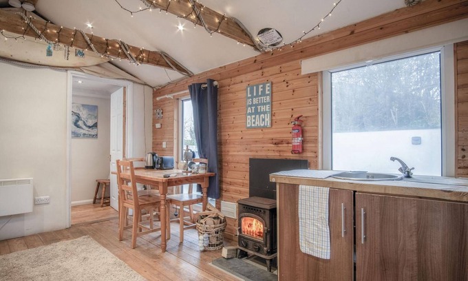 Castlemartin Apartment | The Lodge - 1 Bedroom - Freshwest Beach Retreat