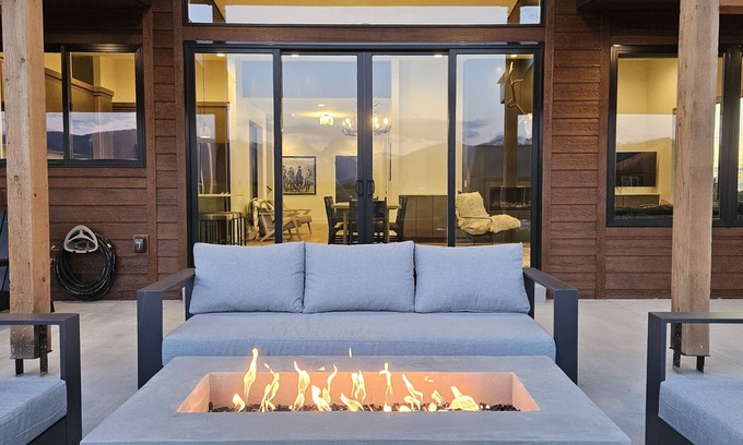Driggs House | The Lodge at Canyon Loop, a Modern Mountain Home in the Heart of Teton Valley