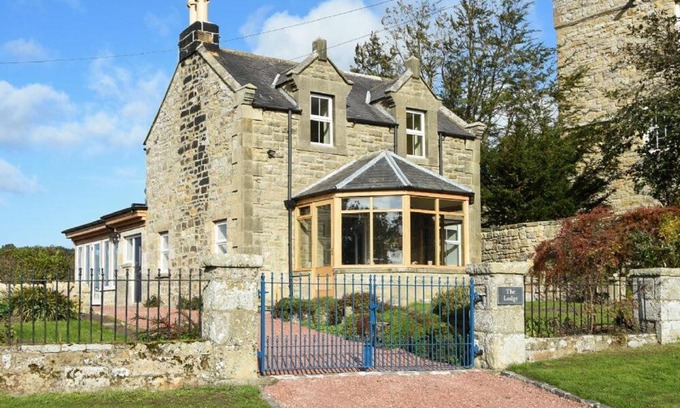 Elsdon House | The Lodge Elsdon