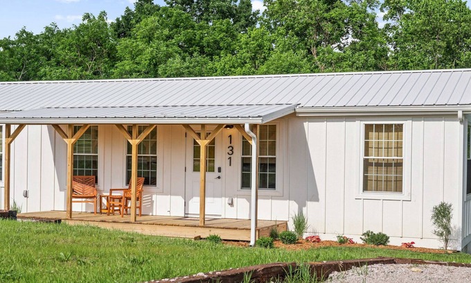 Williamstown Cabin | The Lodges at Eden Reserve - Back Cabins - Near Ark