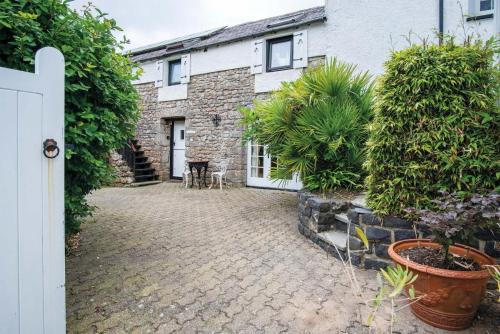 St. Florence Apartment | The Loft - 1 Bedroom Apartment - Saint Florence, Tenby