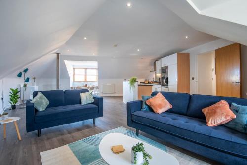 Nightingale Apartment | The Loft - Spacious Luxury 2 bed 2 bath with FREE Secure Parking and tube close by