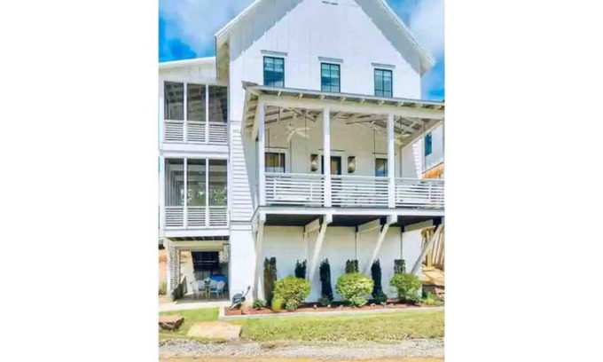 Eufaula House | The Lookout-Lake Front Beach House-Carlton Landing
