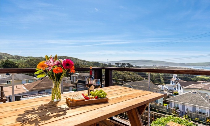 Dillon Beach Cabin | The Lookout-Walk to Beach!Remodeled Charming BeachHouse! Ocean Views!Dog/WiFi
