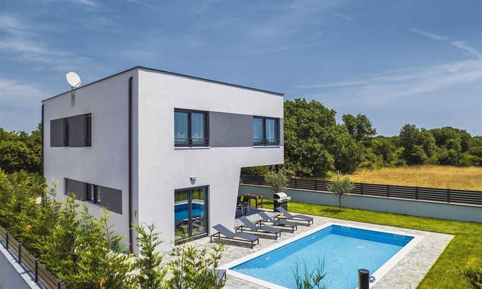 Jadreski Villa | The lovely poolside villa perfect for families