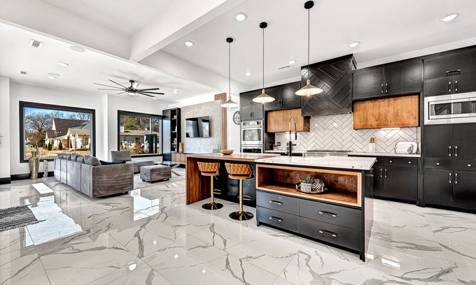 Downtown House | The Lux - MTB Trails - 1 mi from DT