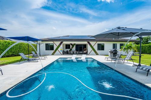 Goulds House | The Luxe Retreat