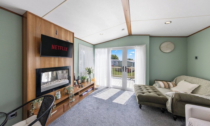 Sheerness House | The Luxury Holiday Caravan