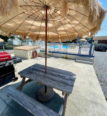 Chincoteague Hotel | The Maddox Inn