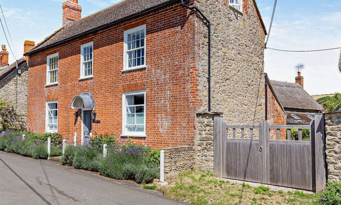 Bridport House | The Magnolias - Burton Bradstock