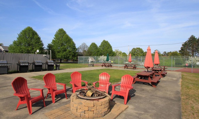 Ogunquit - Wells Hotel | The Majestic Regency Resort