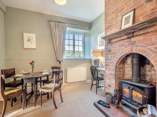 Sturminster Newton House | The Manor Stables - Uk48247