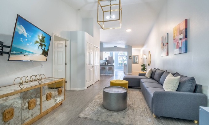 Bonita Shores Condo | “THE MARILYN” BONITA BEACH LUXURY CONDO | A 5-STAR STAY JUST 1 MILE FROM OCEAN!
